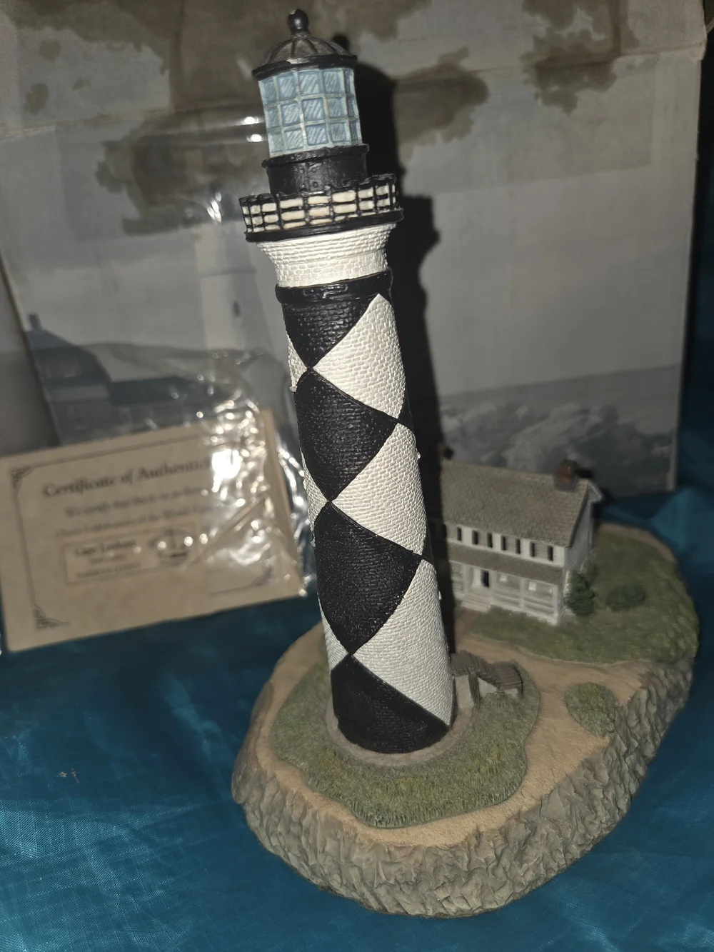 Harbour Lights North Carolina Cape Lookout Lighthouse Collectible